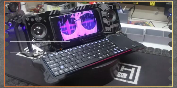 Cyberdeck Clamshell Bikin Ponsel Jadi Workstation Gadget